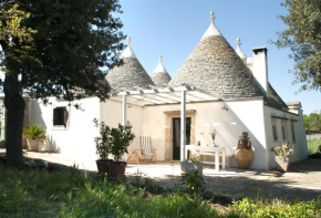 Trulli sul vignale in Masseria Santalachicca